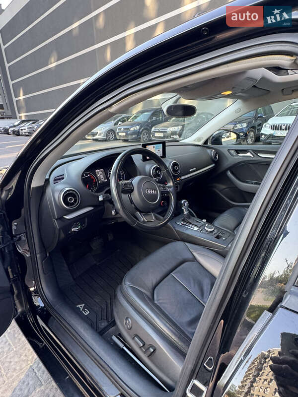 Седан Audi S3 2015 в Львове