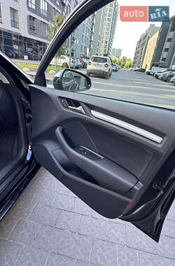 Седан Audi S3 2015 в 
