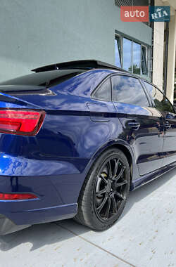 Седан Audi S3 2017 в 