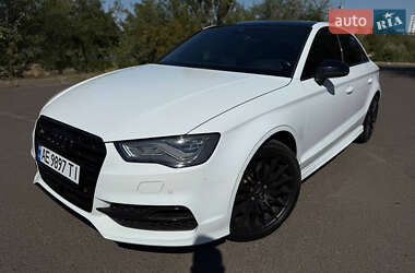 Седан Audi S3 2015 в 