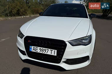 Седан Audi S3 2015 в 