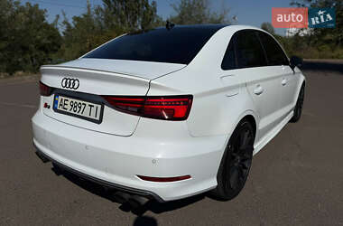 Седан Audi S3 2015 в 