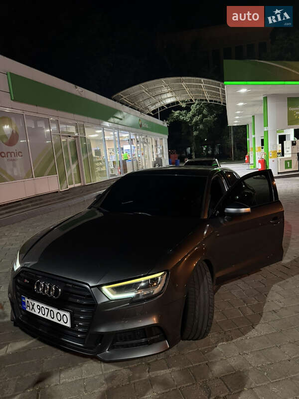 Седан Audi S3 2017 в Харкові