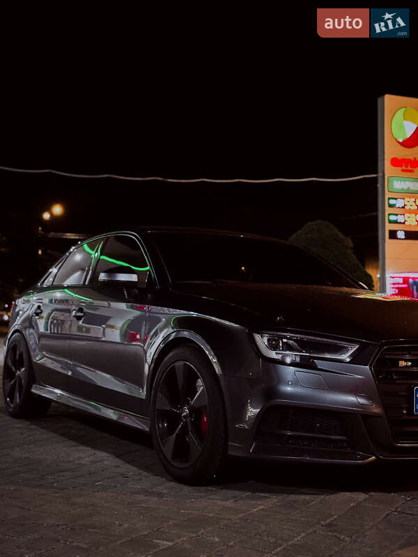 Седан Audi S3 2017 в Харкові