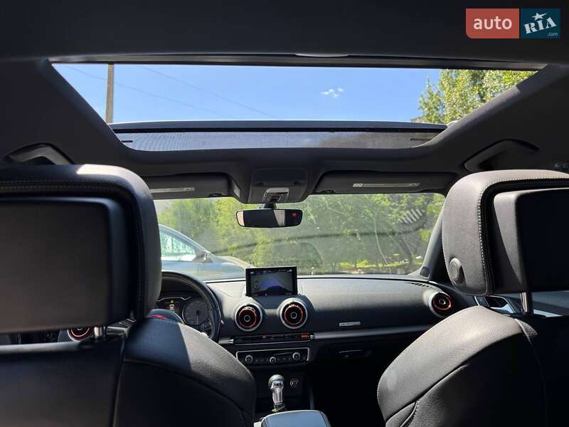 Седан Audi S3 2015 в Киеве