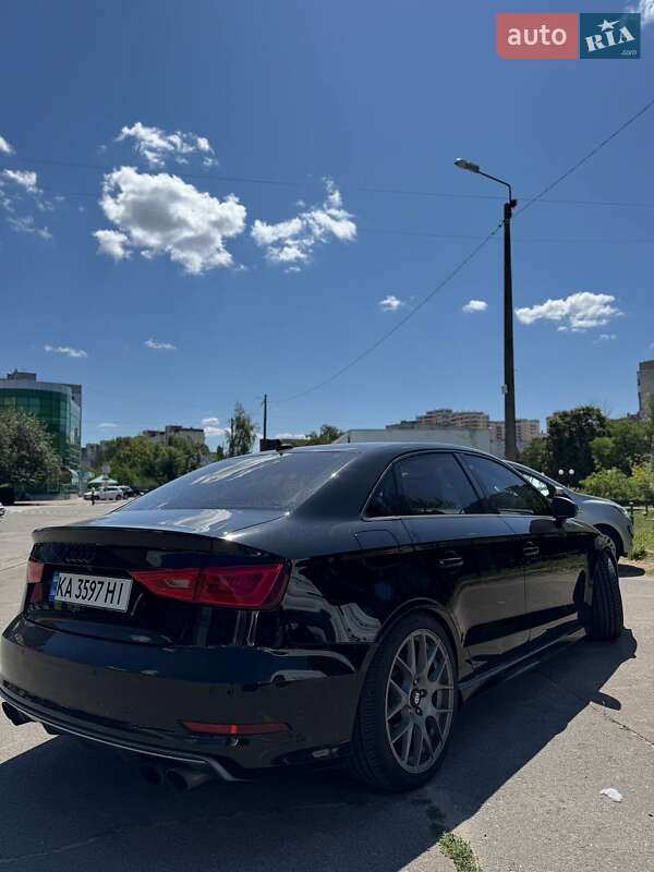 Седан Audi S3 2015 в Киеве