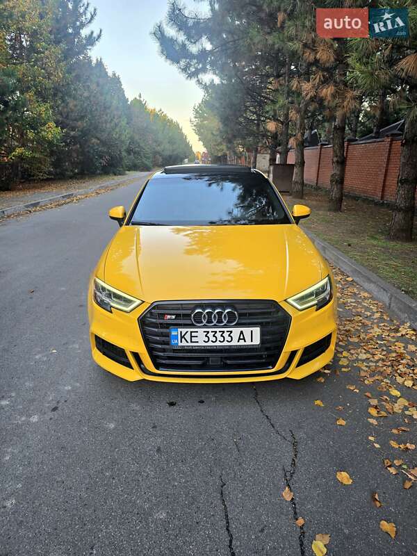 Седан Audi S3 2017 в Дніпрі