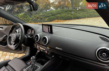 Седан Audi S3 2019 в 
