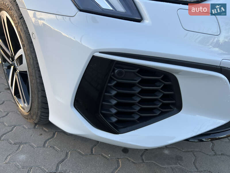 Седан Audi S3 2023 в Львові