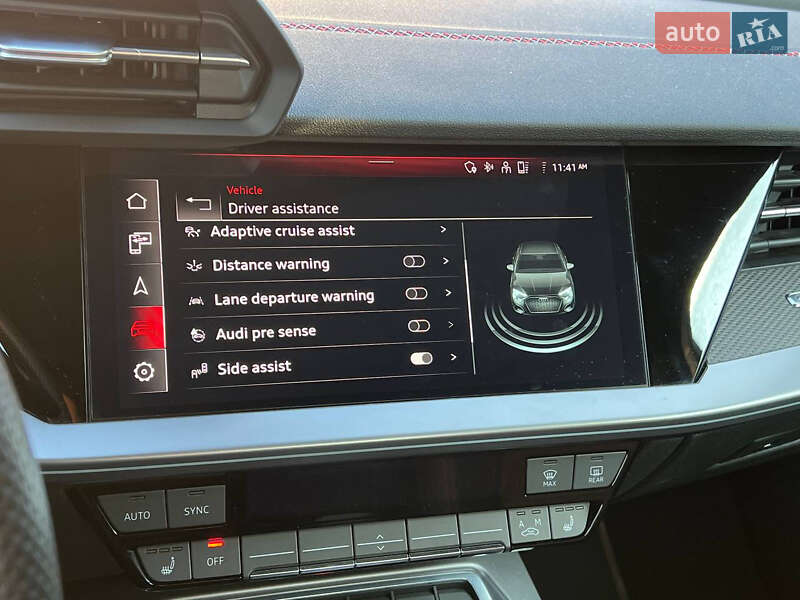 Седан Audi S3 2023 в Львові