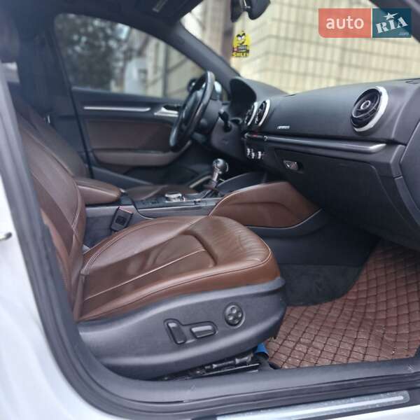 Седан Audi S3 2014 в Виннице