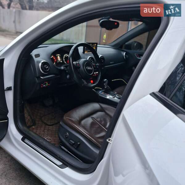 Седан Audi S3 2014 в Виннице