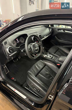 Седан Audi S3 2014 в Пустомитах