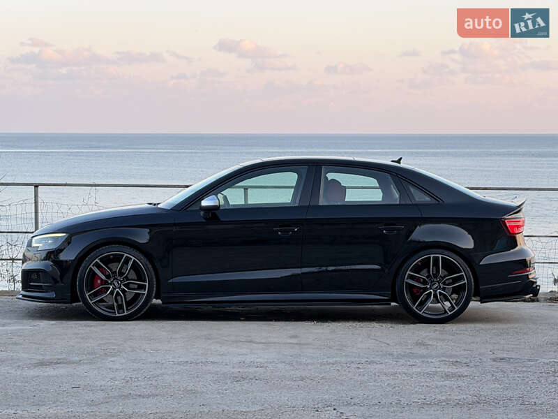 Седан Audi S3 2017 в Одессе