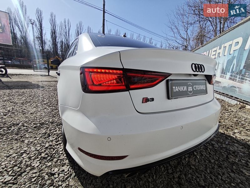Седан Audi S3 2015 в Киеве