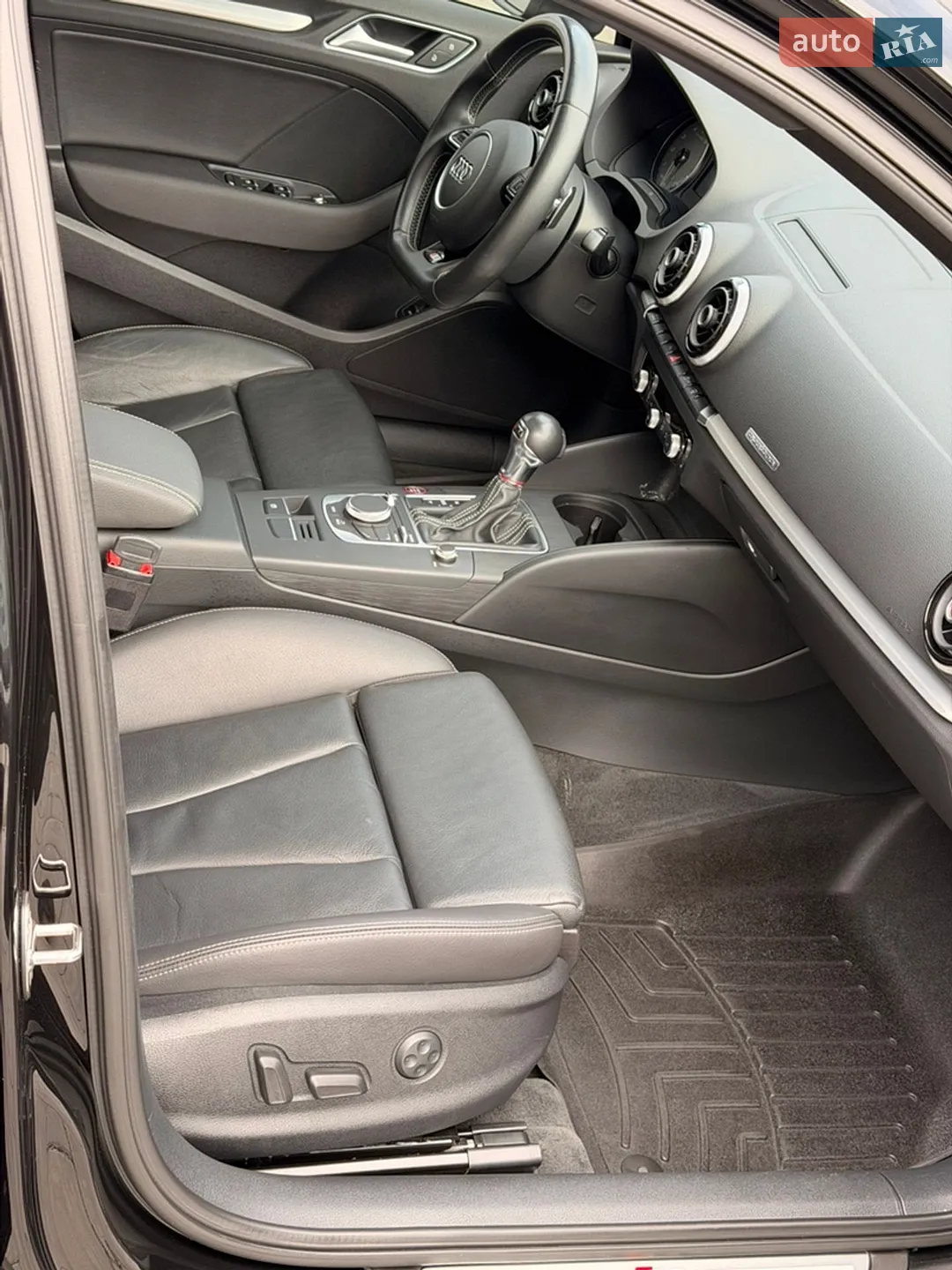 2016 Audi S3 - мініатюра 46