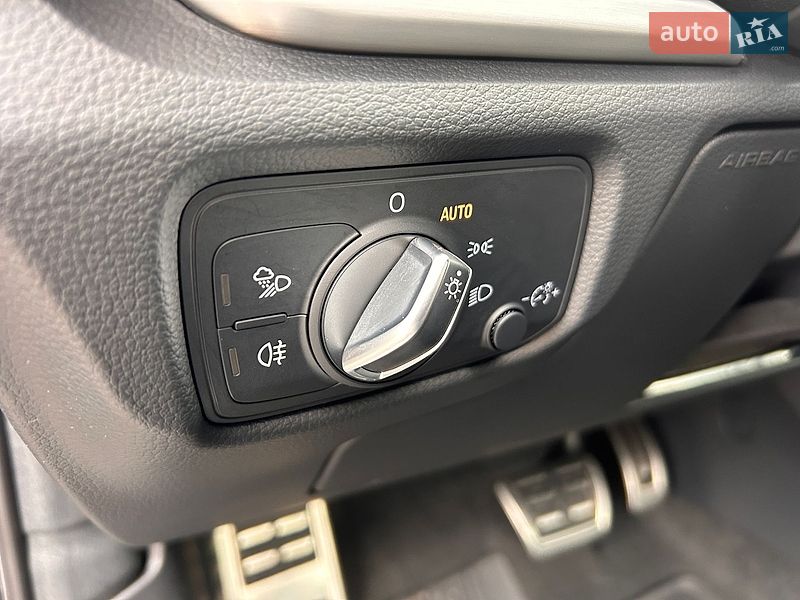 Седан Audi S3 2019 в Львове