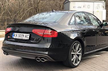 Седан Audi S4 2015 в 