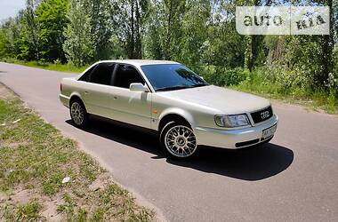 Седан Audi S4 1992 в Киеве