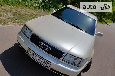 Седан Audi S4 1992 в Києві