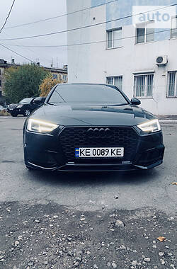 Седан Audi S4 2017 в Кам'янському