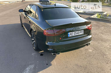 Седан Audi S4 2015 в Днепре