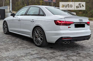 Седан Audi S4 2022 в Черновцах