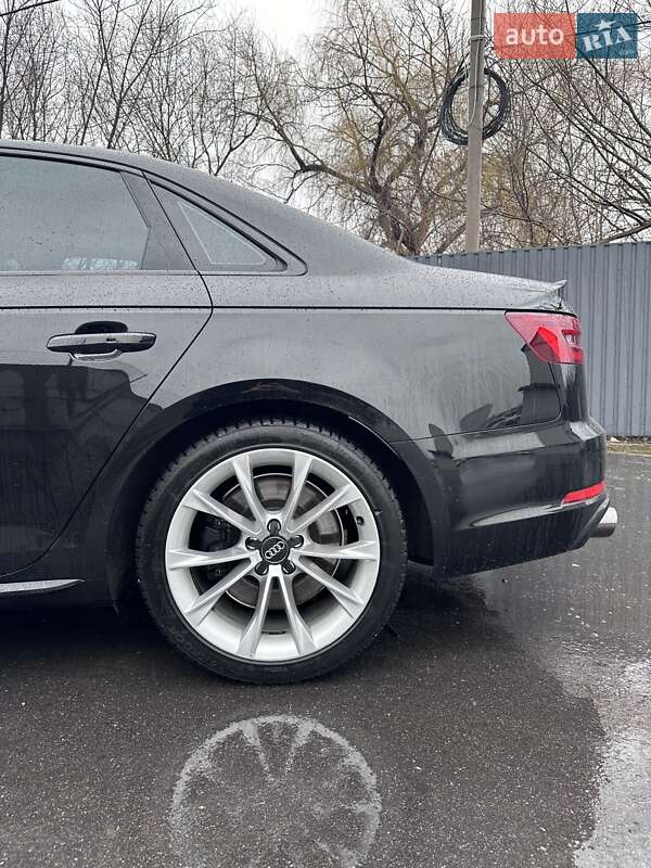Седан Audi S4 2018 в Виннице