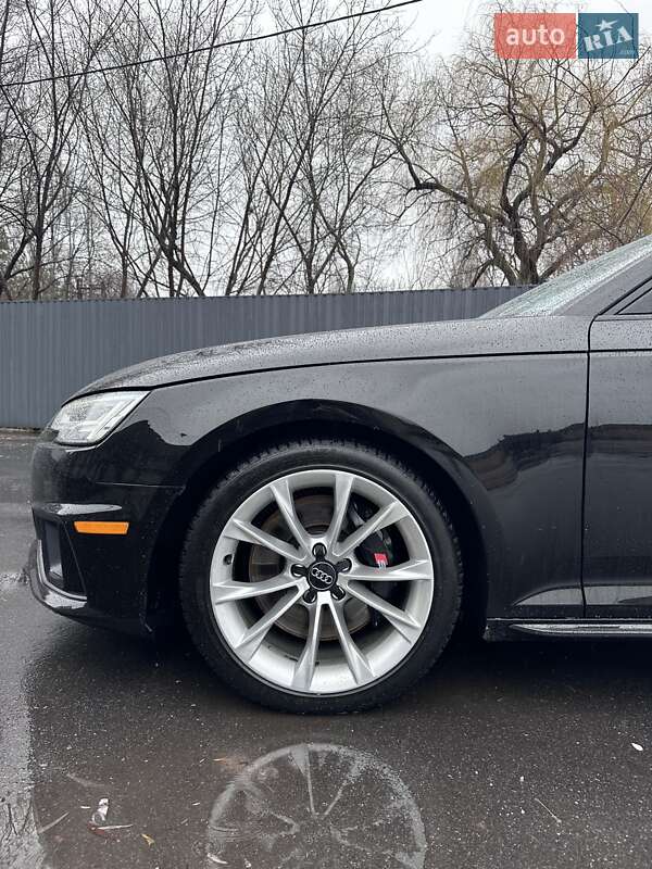 Седан Audi S4 2018 в Виннице