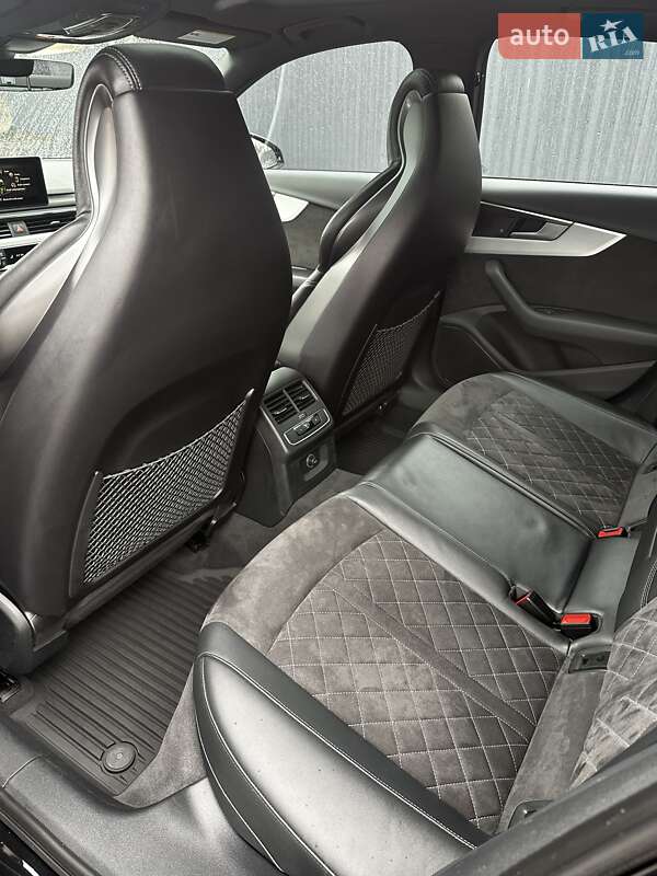 Седан Audi S4 2018 в Виннице