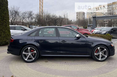 Седан Audi S4 2012 в 