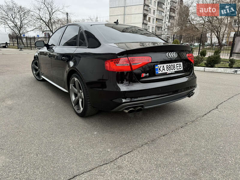 Седан Audi S4 2014 в Киеве