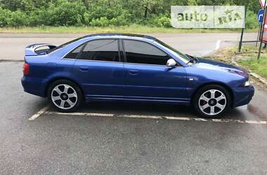 Седан Audi S4 2000 в Києві