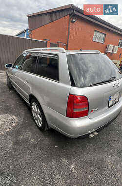 Универсал Audi S4 2001 в 