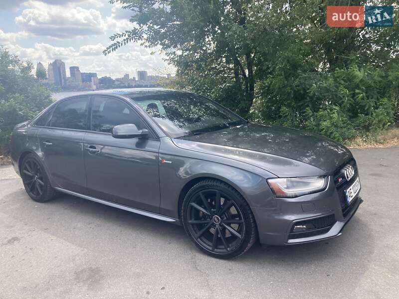 Седан Audi S4 2015 в Киеве