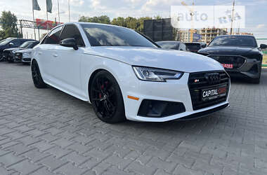 Седан Audi S4 2019 в Луцке