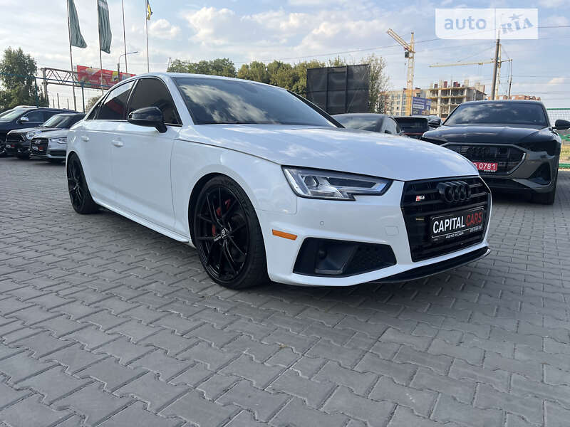 Седан Audi S4 2019 в Луцьку