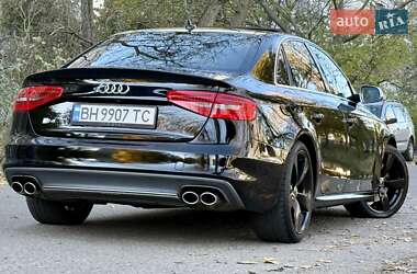 Седан Audi S4 2012 в 