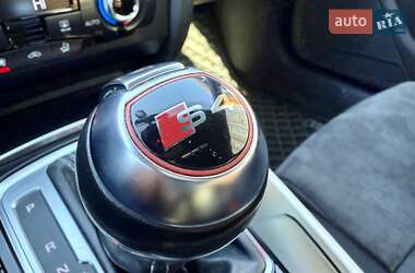 Седан Audi S4 2012 в 