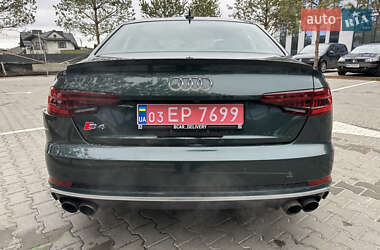 Седан Audi S4 2018 в Ровно