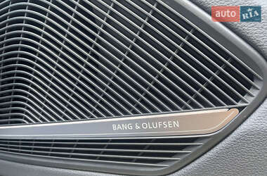 Седан Audi S4 2023 в 