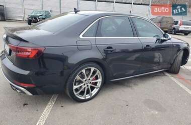 Седан Audi S4 2018 в Харкові