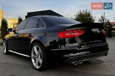 Седан Audi S4 2013 в 