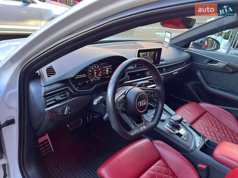Седан Audi S4 2018 в Львове