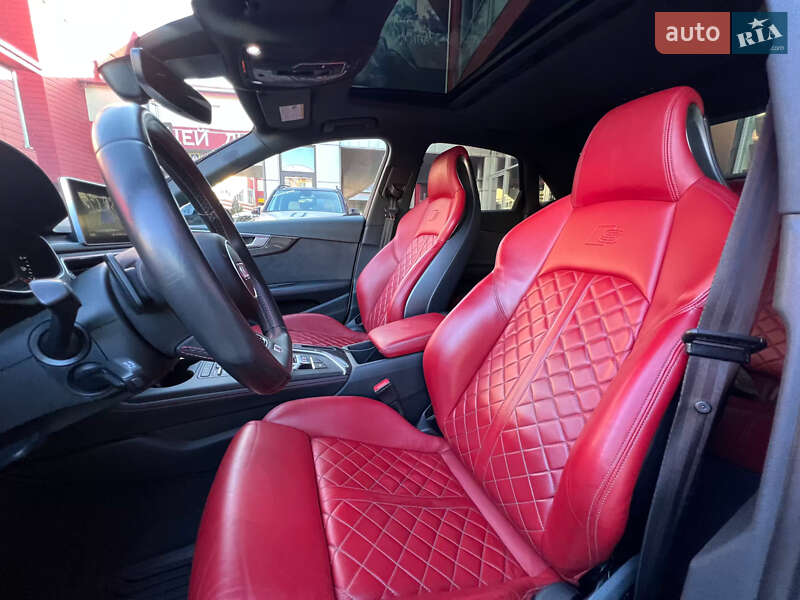 Седан Audi S4 2018 в Львове