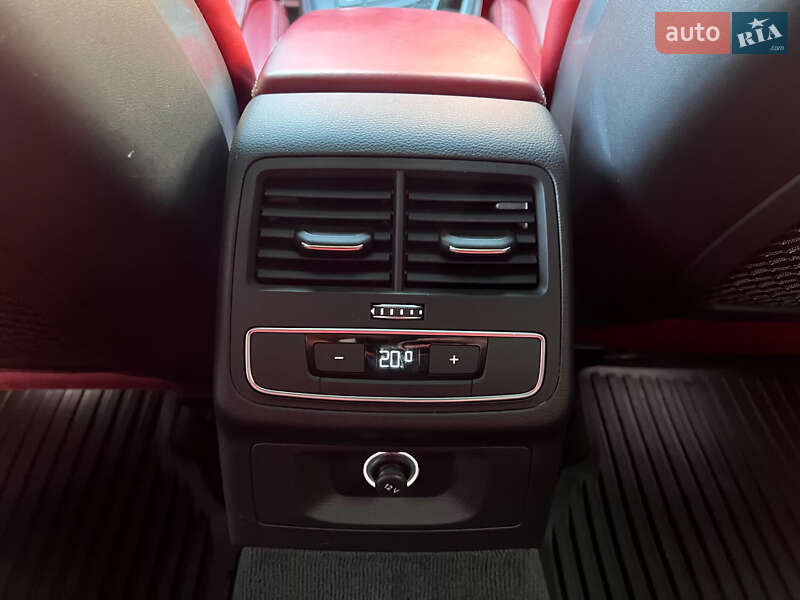 Седан Audi S4 2018 в Львове