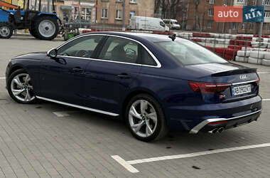 Седан Audi S4 2022 в 