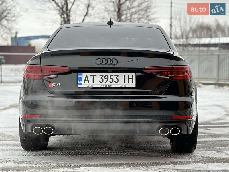 Седан Audi S4 2019 в Киеве
