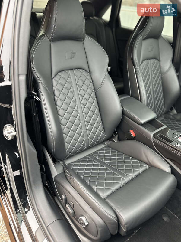 Седан Audi S4 2019 в Киеве