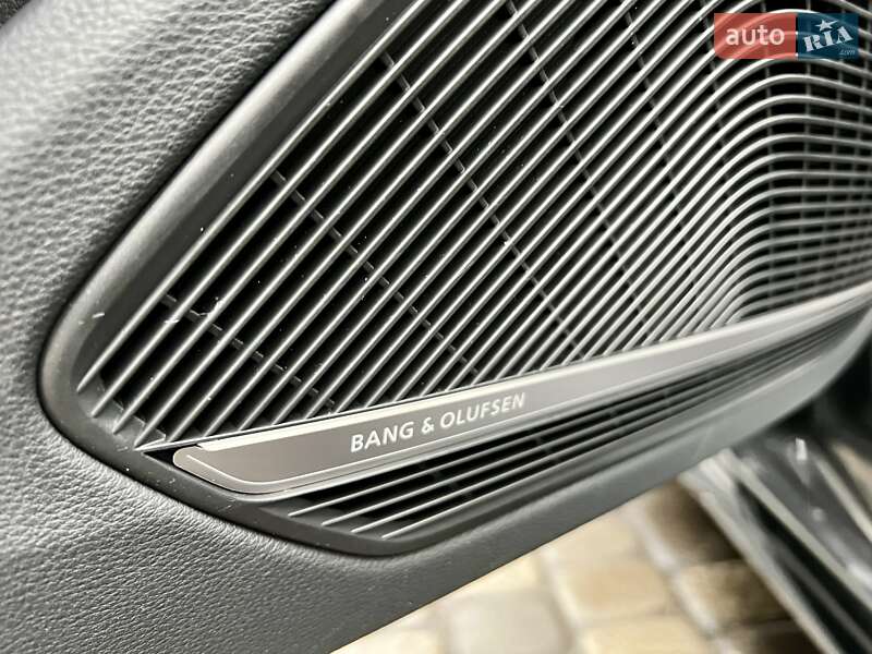 Седан Audi S4 2022 в Киеве
